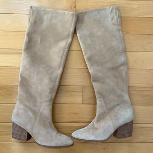 Next to new Vince Camuto Nestel Block Heel Knee High Boots in Tortilla Suede